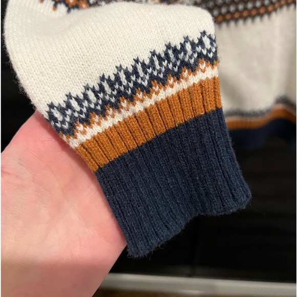 SALE! H&M beautiful sweater! Size 2-4 Y. Christmas ready! - Picture 4 of 6